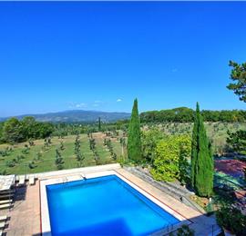 6 bedroom villa with large pool and tennis court near Arezzo, Southern Tuscany, sleeps 12
